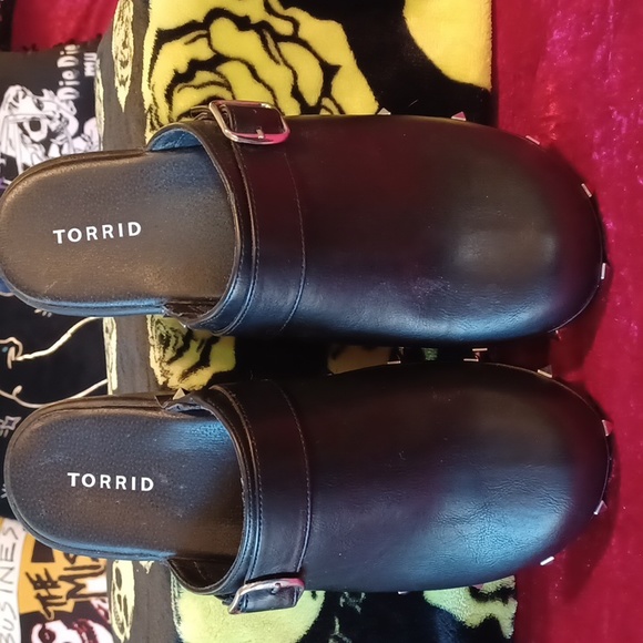 TORRID size 10 black studded clogs punk casual goth stud - Picture 6 of 9
